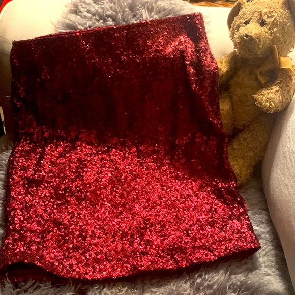 💖🔥Hot Red Sequin skirt - Picture 3 of 3